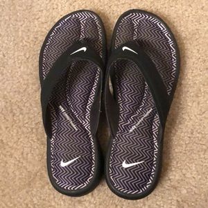 Thong sandals